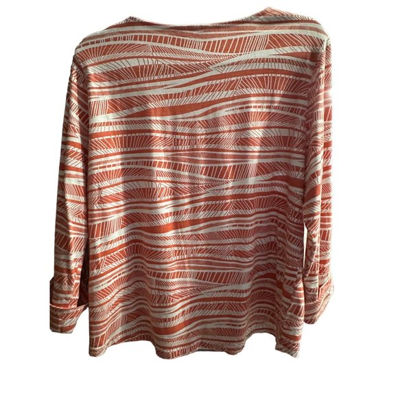 Chico’s size 2 (L) orange print 3/4 cuffed sleeve v neck top - Picture 3 of 7